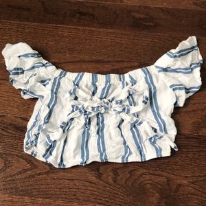 LA HEARTS (PacSun) copped off the shoulder top